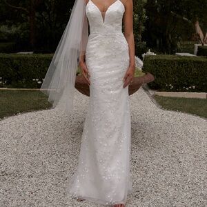 Elegant White Lace Wedding Dress
